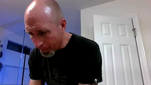 El Gizmo online show from March 13, 9:38 am