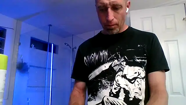 Snapshot of El_Gizmo chatting on April 22, 7:33 am El Gizmo online show from April 22, 7:33 am