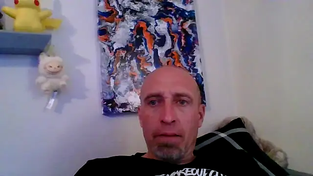 Snapshot of El_Gizmo chatting on April 24, 1:52 am El Gizmo online show from April 24, 1:52 am