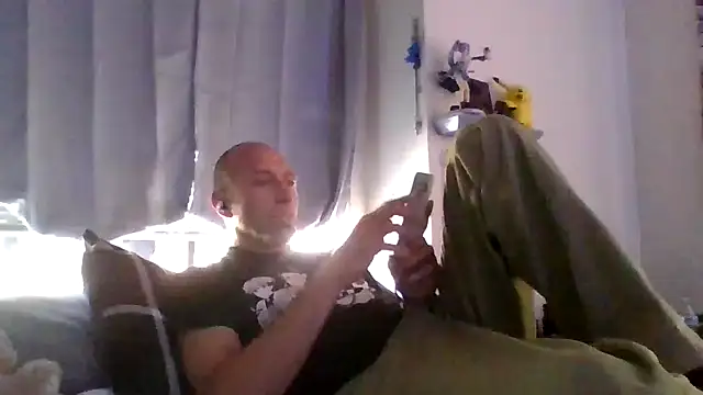 Snapshot of El_Gizmo chatting on May 13, 9:11 pm El Gizmo online show from May 13, 9:11 pm