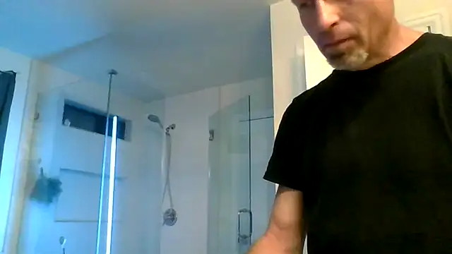 Snapshot of El_Gizmo chatting on May 22, 3:35 am El Gizmo online show from May 22, 3:35 am
