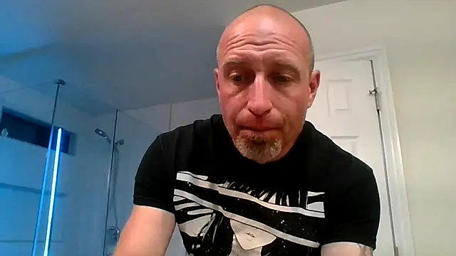 Snapshot of El_Gizmo chatting on May 23, 5:34 am El Gizmo online show from May 23, 5:34 am