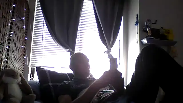 Snapshot of El_Gizmo chatting on June 1, 7:26 pm El Gizmo online show from June 1, 7:26 pm