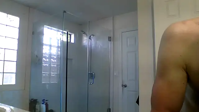 Snapshot of El_Gizmo chatting on June 6, 11:42 pm El Gizmo online show from June 6, 11:42 pm