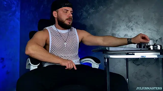 juliusmasters online show from February 1, 9:57 pm