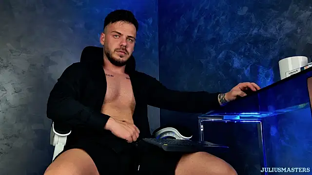 juliusmasters online show from March 24, 7:41 pm