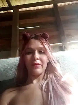 KeylacabreraC online show from November 6, 1:45 pm