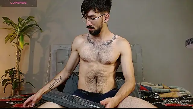 Snapshot of Mr_WhiteCock chatting on March 12, 12:26 pm Mr WhiteCock online show from March 12, 12:26 pm