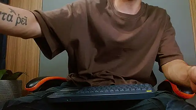 Snapshot of Mr_WhiteCock chatting on November 11, 2:44 am Mr WhiteCock online show from November 11, 2:44 am