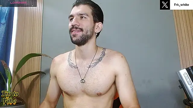 Snapshot of Mr_WhiteCock chatting on December 18, 4:46 pm Mr WhiteCock online show from December 18, 4:46 pm