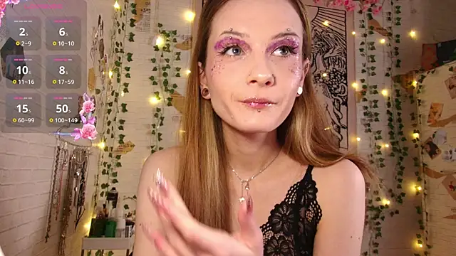 summerhazeee online show from December 21, 7:10 pm