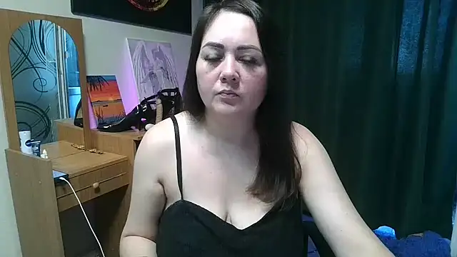 Snapshot of JuliaMorganss chatting on June 19, 5:12 am JuliaMorganss online show from June 19, 5:12 am