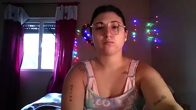 Snapshot of imsohornydacom chatting on February 3, 5:40 pm imsohornydacom online show from February 3, 5:40 pm