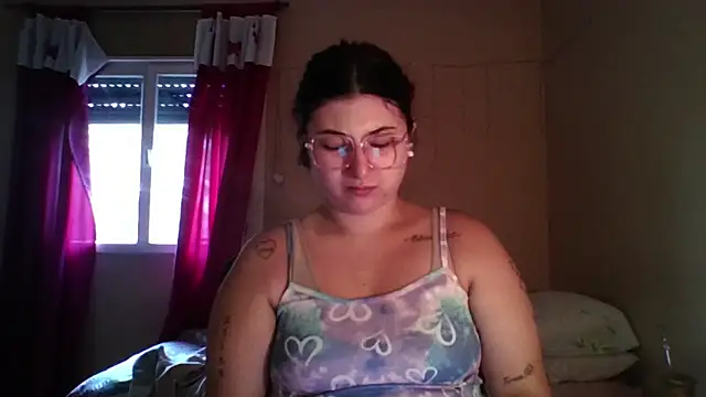 Snapshot of imsohornydacom chatting on February 4, 2:12 pm imsohornydacom online show from February 4, 2:12 pm