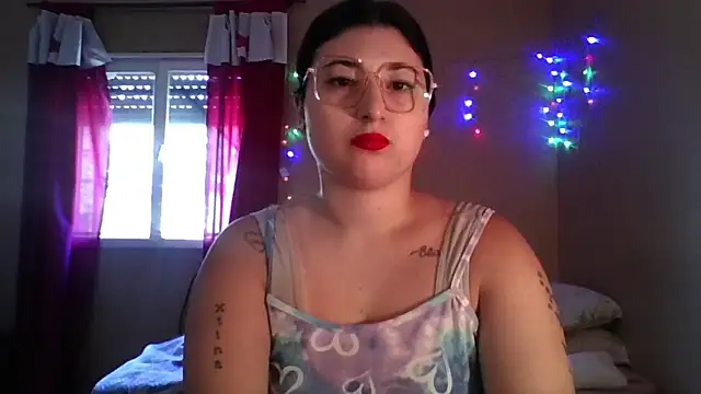 Snapshot of imsohornydacom chatting on February 8, 6:44 pm imsohornydacom online show from February 8, 6:44 pm