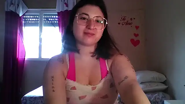 Snapshot of imsohornydacom chatting on February 15, 6:04 pm imsohornydacom online show from February 15, 6:04 pm