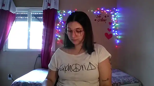 Snapshot of imsohornydacom chatting on February 26, 5:45 pm imsohornydacom online show from February 26, 5:45 pm