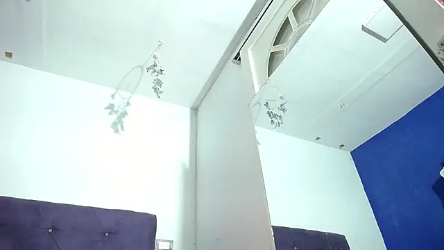 Snapshot of Squirter_pussybomb chatting on November 13, 6:23 am Squirter pussybomb online show from November 13, 6:23 am