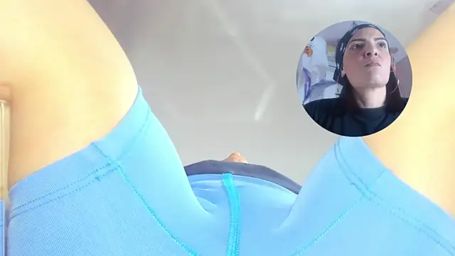 Snapshot of KatteMoss chatting on October 22, 8:52 pm KatteMoss online show from October 22, 8:52 pm