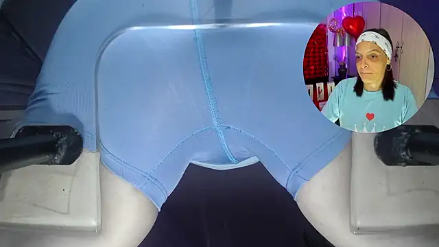 Snapshot of KatteMoss chatting on February 11, 8:47 pm KatteMoss online show from February 11, 8:47 pm