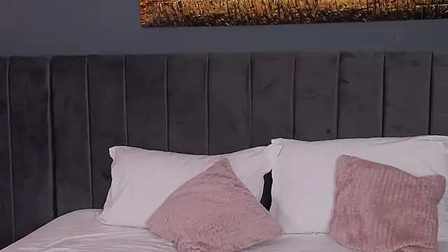 Snapshot of Emmelyn chatting on October 16, 5:08 am Emmelyn online show from October 16, 5:08 am