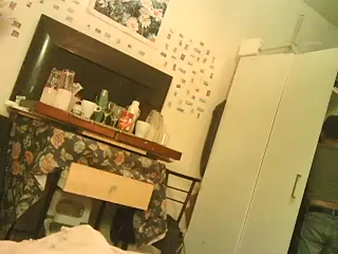 Snapshot of DaddyQuimHot chatting on December 13, 2:54 am DaddyQuimHot online show from December 13, 2:54 am