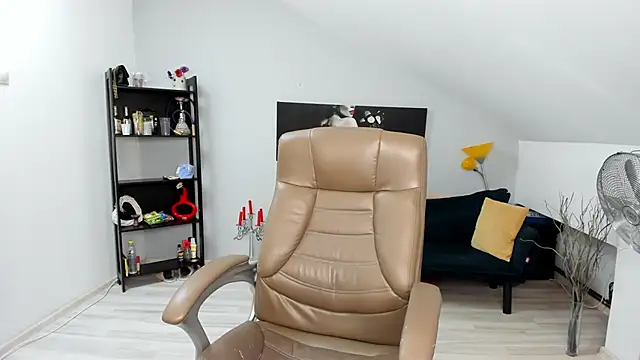 Snapshot of MelissaWiliam chatting on February 11, 6:11 pm MelissaWiliam online show from February 11, 6:11 pm