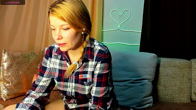 Leila purr18 online show from March 15, 2:56 am