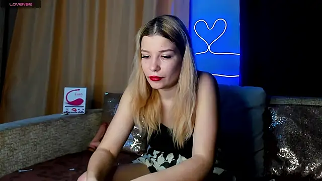 Leila purr18 online show from March 18, 6:46 am