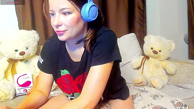 Leila purr18 online show from October 5, 9:13 pm