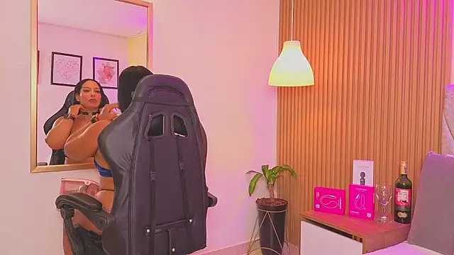 Snapshot of Dakota_diaz_ chatting on February 5, 8:02 pm Dakota diaz online show from February 5, 8:02 pm