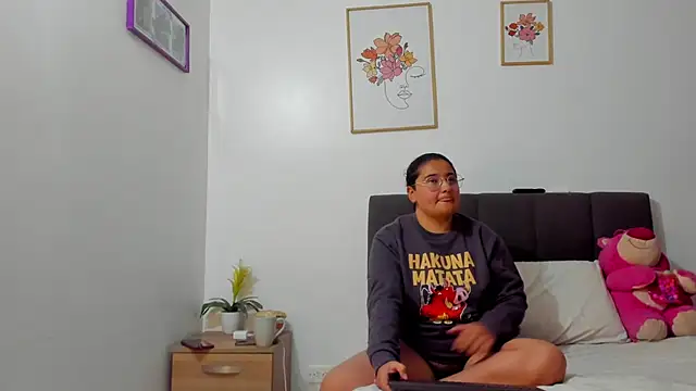 evaa miaa online show from February 15, 11:08 am