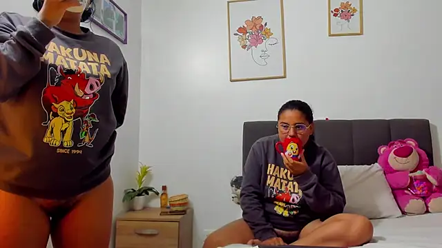 evaa miaa online show from April 15, 11:28 am