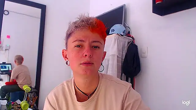 tomboyblue online show from December 11, 8:18 pm