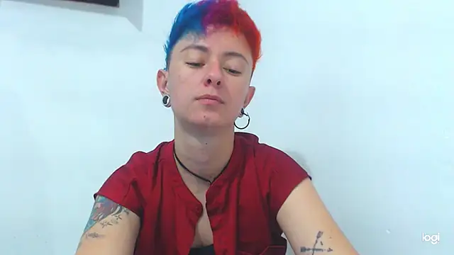 tomboyblue online show from December 12, 8:43 pm