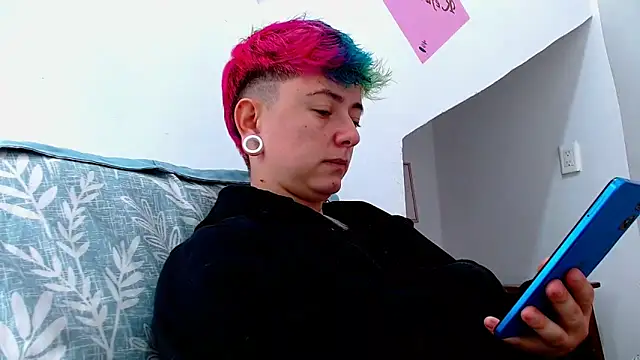 tomboyblue online show from October 7, 2:03 pm