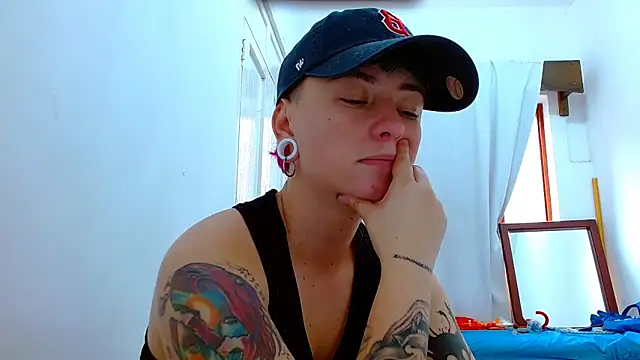 tomboyblue online show from November 21, 12:26 pm