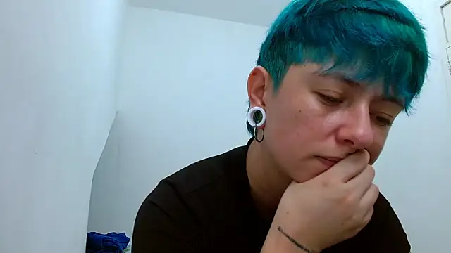 tomboyblue online show from February 14, 4:04 pm