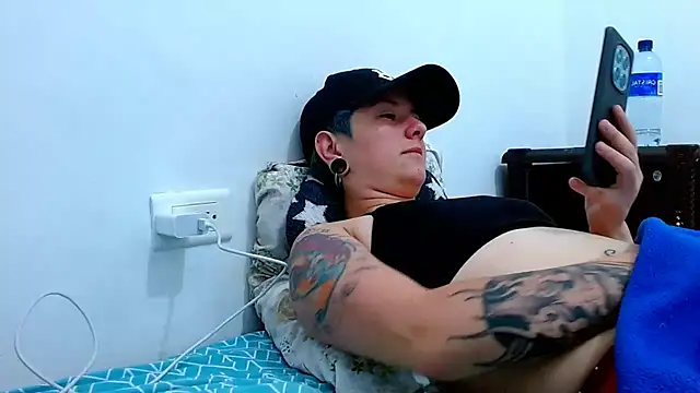 tomboyblue online show from March 10, 10:59 pm