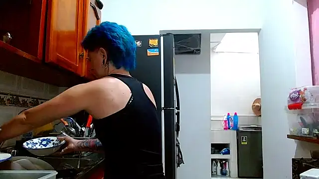 tomboyblue online show from March 25, 8:04 pm