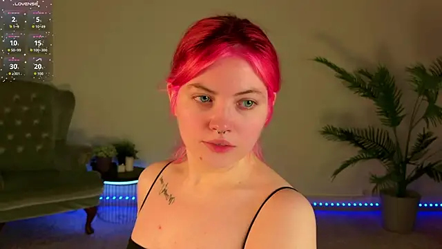 Snapshot of Lisa_Adam chatting on June 19, 6:12 pm Lisa Adam online show from June 19, 6:12 pm