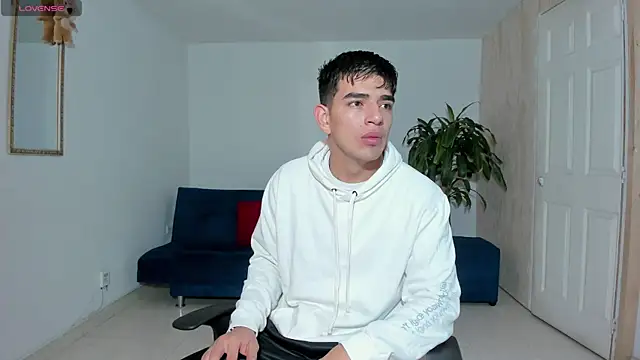 Snapshot of Ares_Johnson chatting on October 23, 12:15 pm Ares Johnson online show from October 23, 12:15 pm