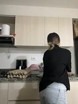 Snapshot of LittleSofia_ chatting on December 13, 1:59 am LittleSofia online show from December 13, 1:59 am