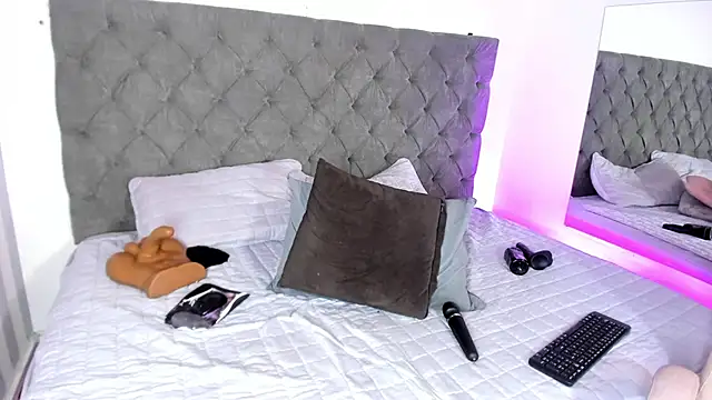 Snapshot of rebeca_cortez_ chatting on March 10, 4:49 am rebeca cortez online show from March 10, 4:49 am