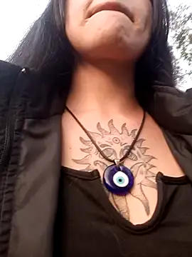 Snapshot of Mazikeen-- chatting on January 4, 10:45 pm Mazikeen-- online show from January 4, 10:45 pm