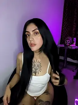 Snapshot of Mazikeen-- chatting on November 1, 11:18 pm Mazikeen-- online show from November 1, 11:18 pm