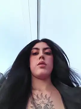 Snapshot of Mazikeen-- chatting on November 6, 10:43 pm Mazikeen-- online show from November 6, 10:43 pm