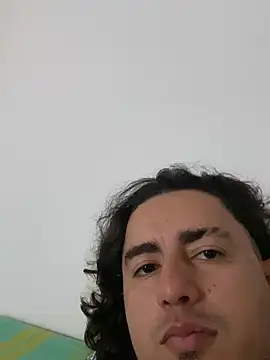 DanielGomez9 online show from April 1, 1:34 pm