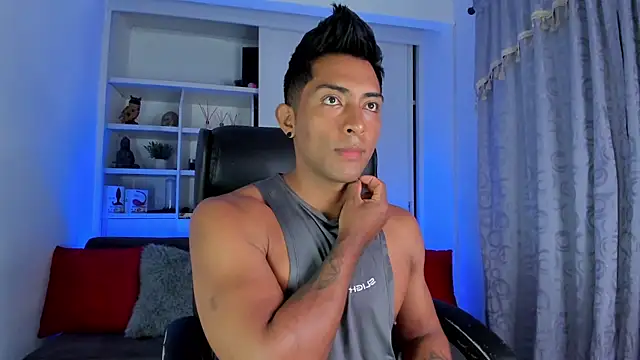 Snapshot of Couple_muscle1 chatting on December 9, 2:39 pm Couple muscle1 online show from December 9, 2:39 pm