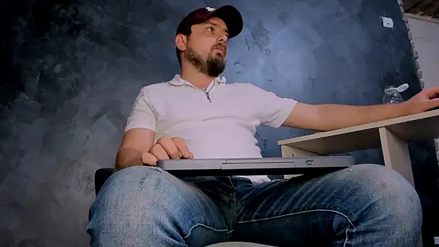 Snapshot of Master_Mark_Wayne chatting on March 9, 5:11 am Master Mark Wayne online show from March 9, 5:11 am